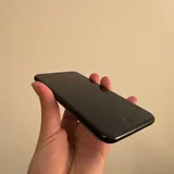 iPhone SE 2020 / 64 GB 2