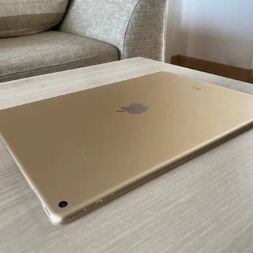 iPad Pro 12.9” 2016, 32 ГБ, металлический держатель