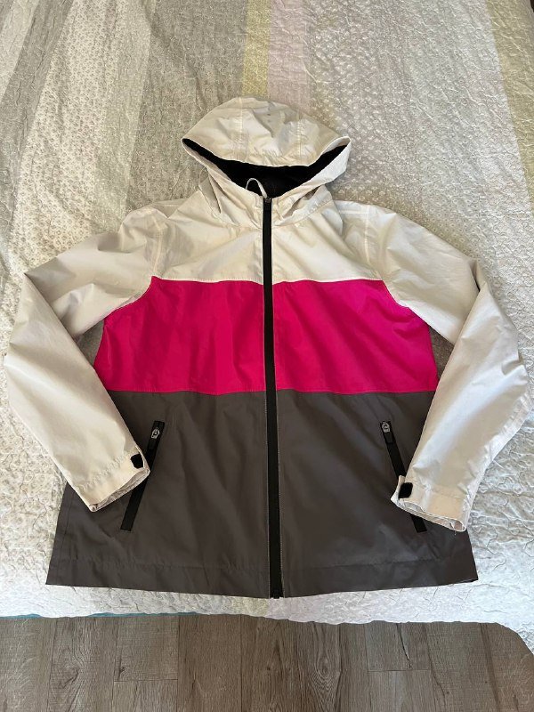 Лёгкая куртка-ветровка размер М