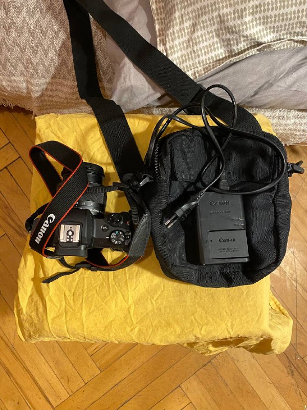 Canon M50 Mark II с объективом, зарядник, 2 аккумулятора, сумка 3