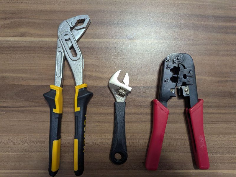 Разводной ключ большой, разводной ключ маленький, обжимное устройство RJ45