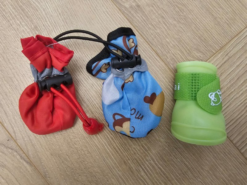 Обувь для собаки, носочки и сапожки размер S