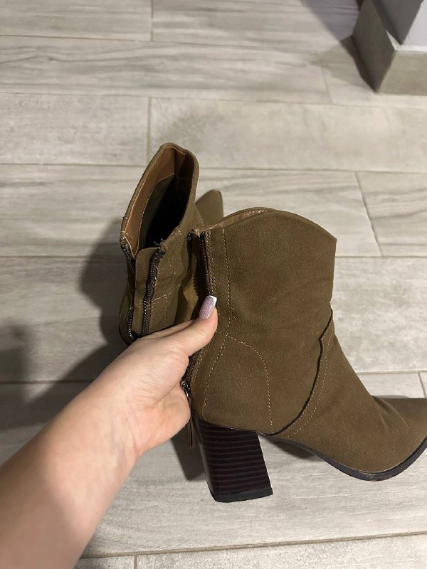 Казаки Zara, размер 36, новые 2