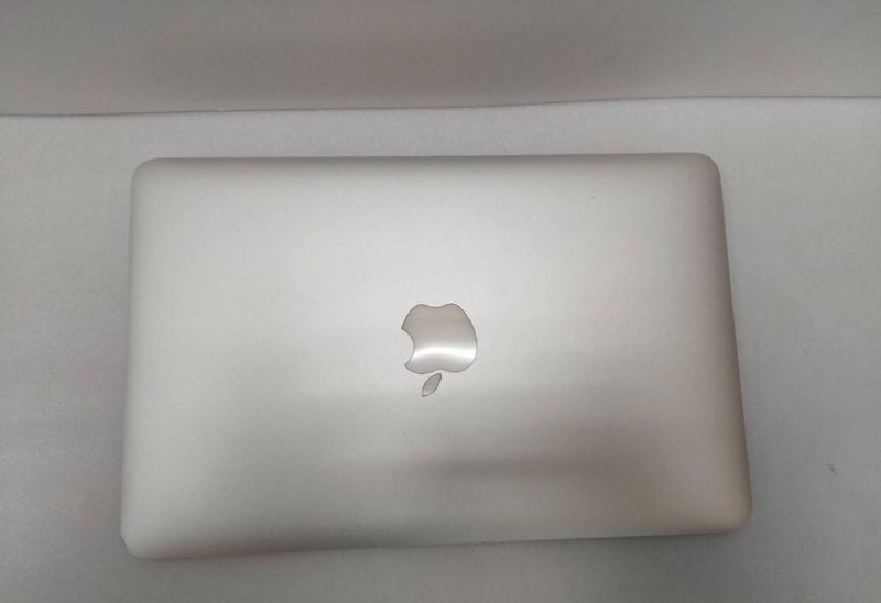 MacBook Air 2012 с зарядкой