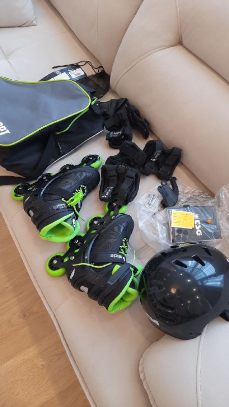 Ролики 38-41, шлем М, защита М, сумка 5