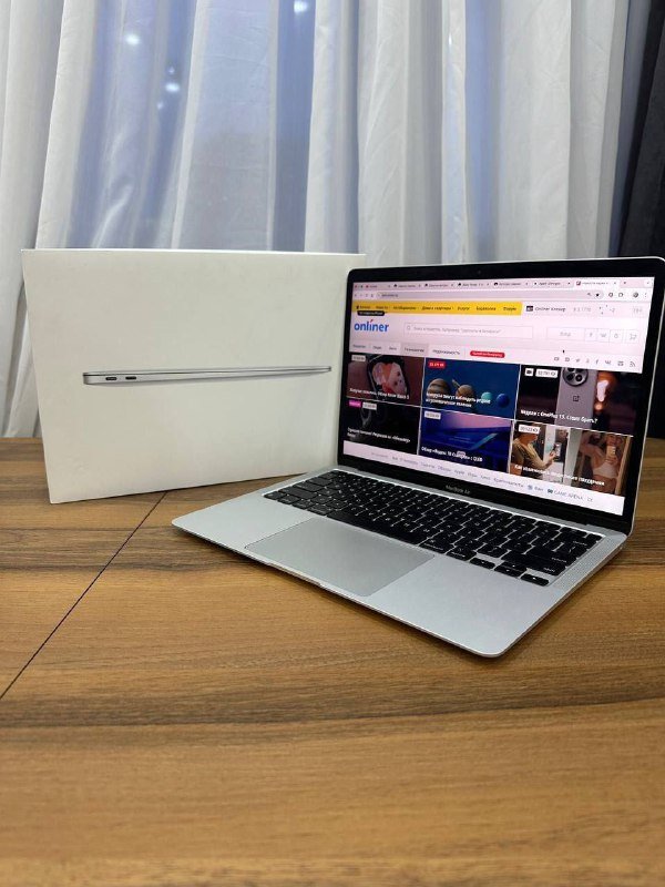 Apple Macbook Air 13 8GB RAM 256GB SSD