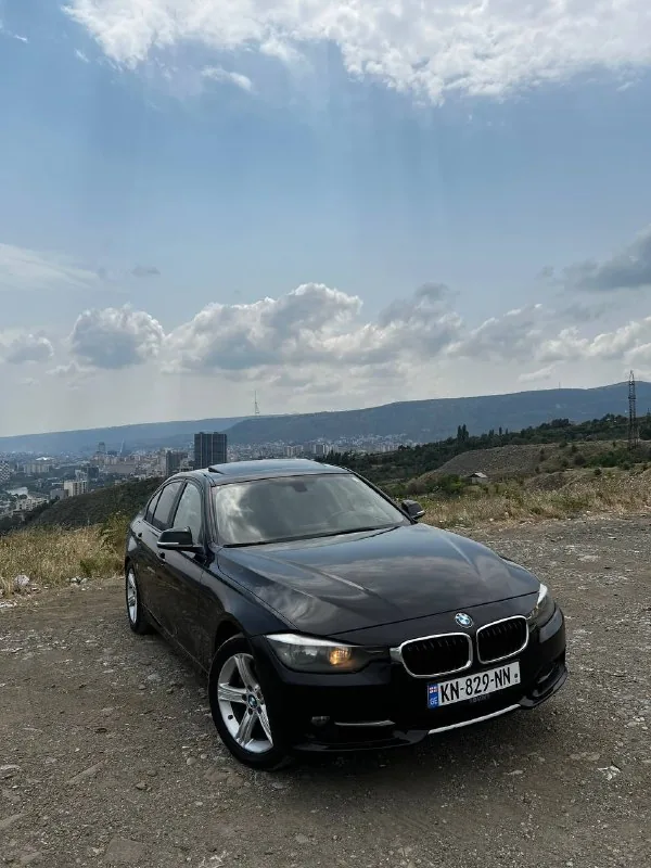 BMW 328i xDrive 1