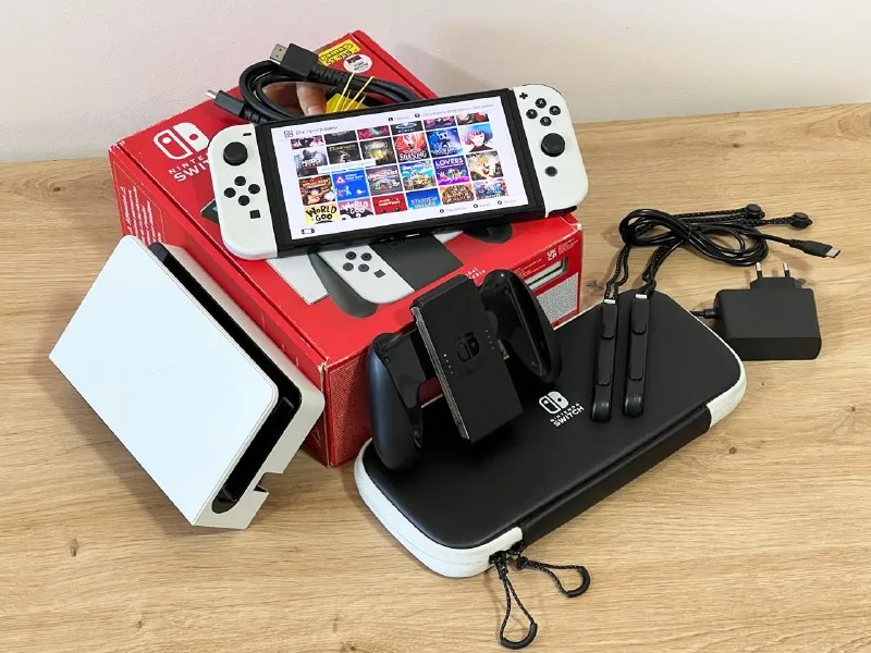 Nintendo Switch OLED, флешка 128gb, чехол-сумка 1