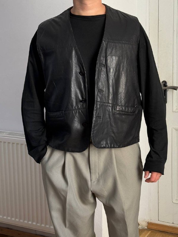 ONITSUKA TIGER кроссовки, NEW BALANCE, DIESEL свитер, кожаная жилетка, RALPH LAUREN рубашка, BERSHKA рубашка, zara рубашка, nike react кроссовки, скейтборд, брюки 4