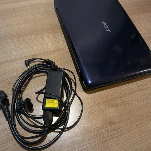Ноутбук Acer Aspire, зарядка ASUS, переходник USB-SATA