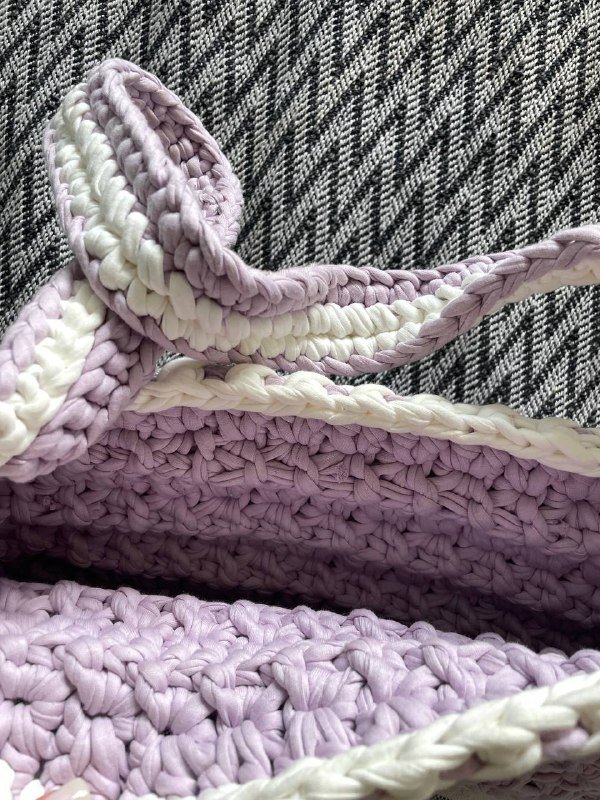 Вязаная сумка фиолетово-белая ручная работа 2