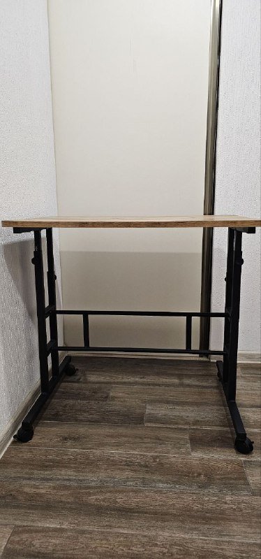 Стол для компьютера с регулируемой высотой 3