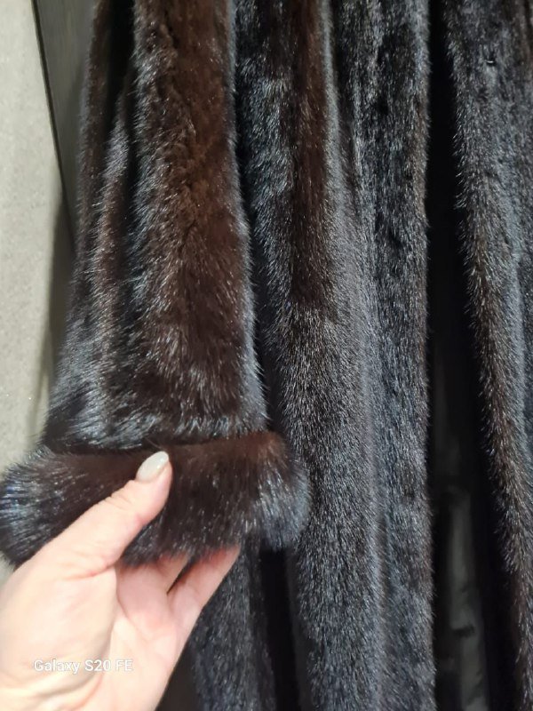 Натуральная норковая шуба с капюшоном