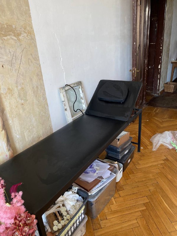 Кушетка стационарная, регулируется высота подголовника 2