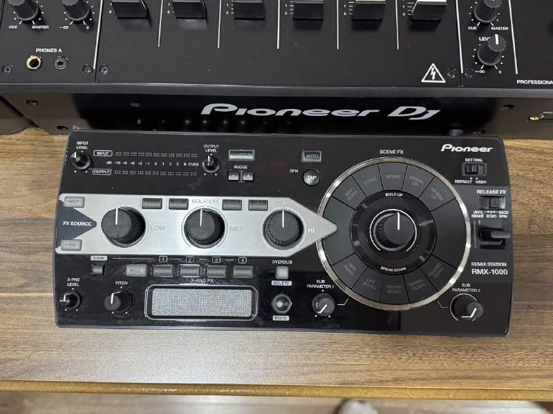 Профессиональное DJ оборудование Pioneer, Roland 4