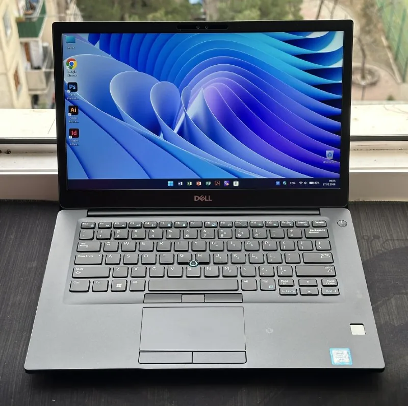 Dell Latitude 7490 laptop 1