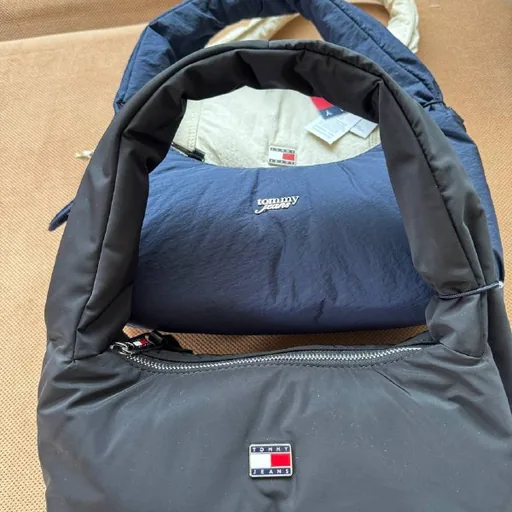 Сумочки Tommy Hilfiger