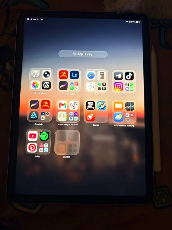 iPad Air 64 GB 4th generation with stylus 2 1