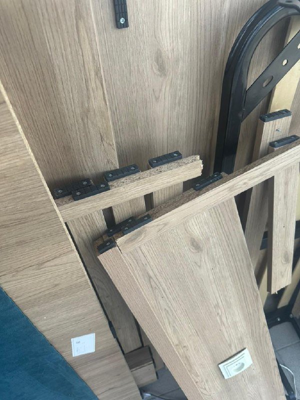 Кровать с матрасом и встроенными тумбочками 4