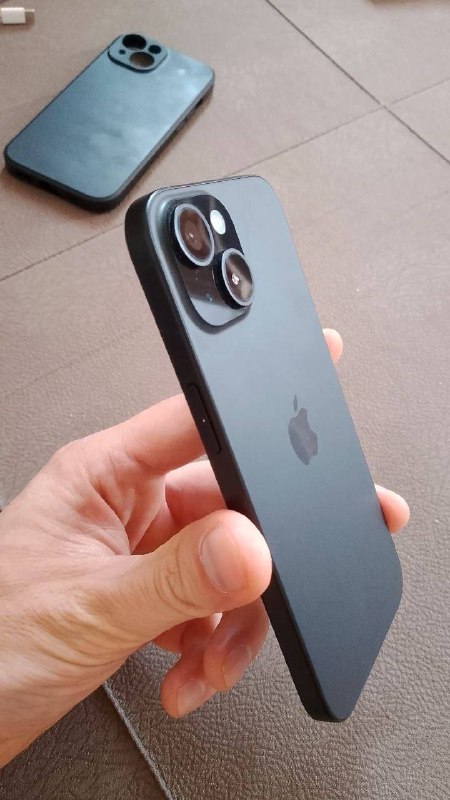 iPhone 15 256GB 4