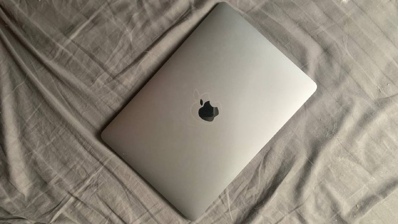 MacBook Pro 13 2020 8GB Core i5 512GB SSD