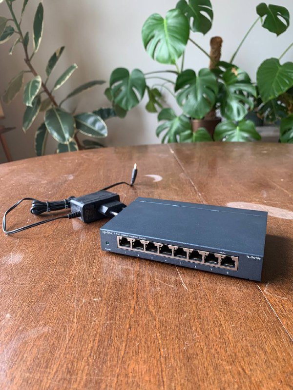 Корпус Be Quiet Pure Base 500, WiFi-роутер Mikrotik hAP AC, коммутатор TP-Link TL-SG108, мышь Logitech Ergo M575 4