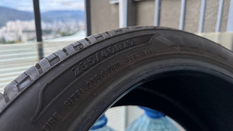 Колесо GoodYear 235/40 r19