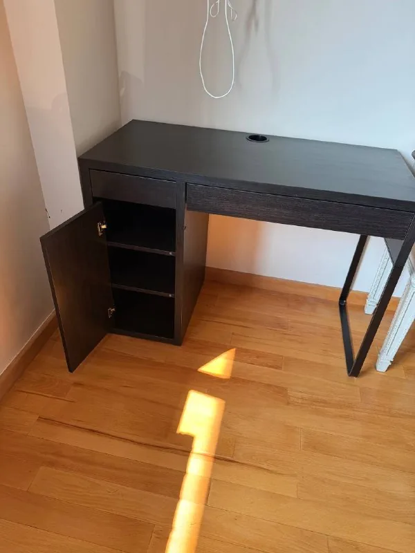 Рабочий стол IKEA 1