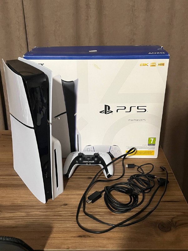 Гантели, Playstation 5, лампа, графический планшет, книга, колонка, танометр, фен-щетка, весы, фотоаппарат 2
