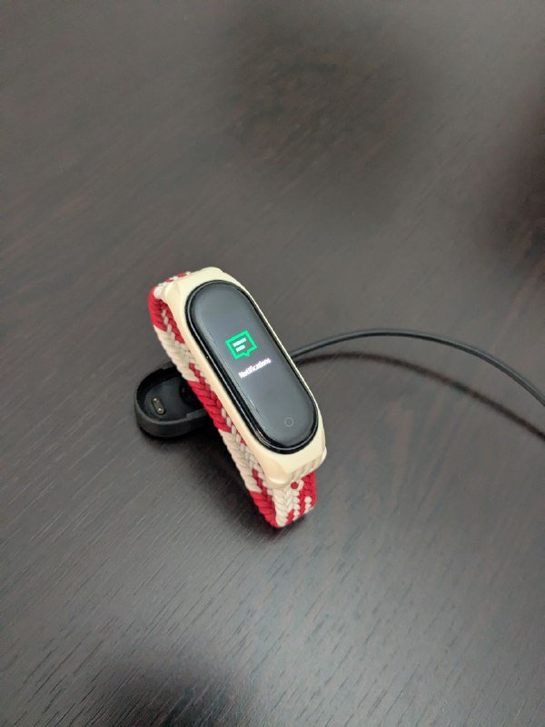Xiaomi Mi Smart Band 4 ремешок зарядка 1