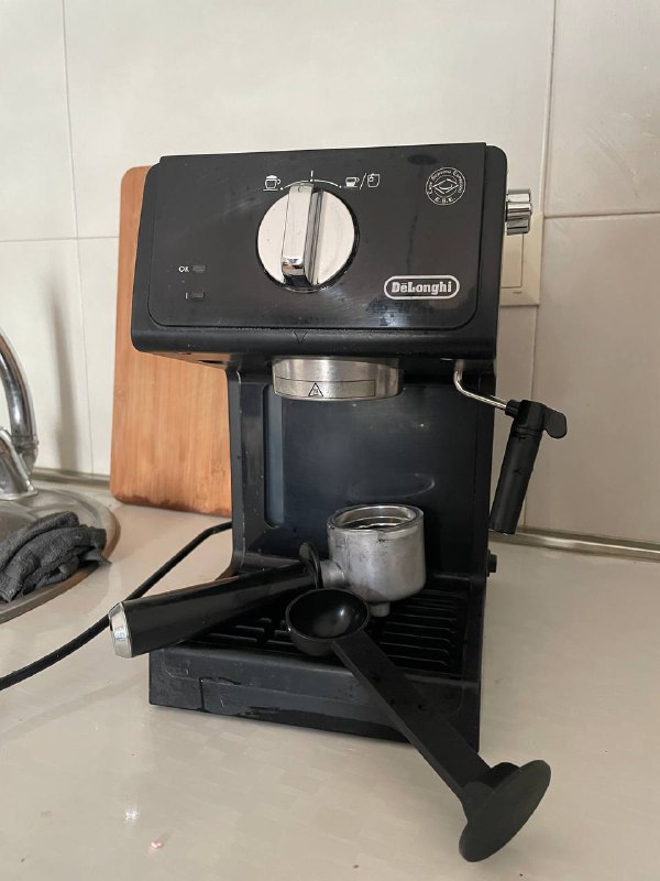 Кофемашина Delonghi с питчером для взбивания молока 3