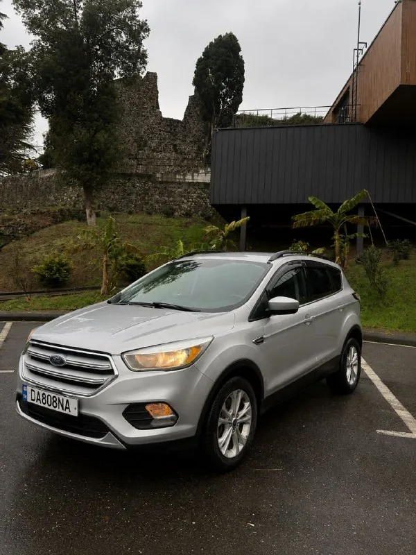 Ford Escape 1