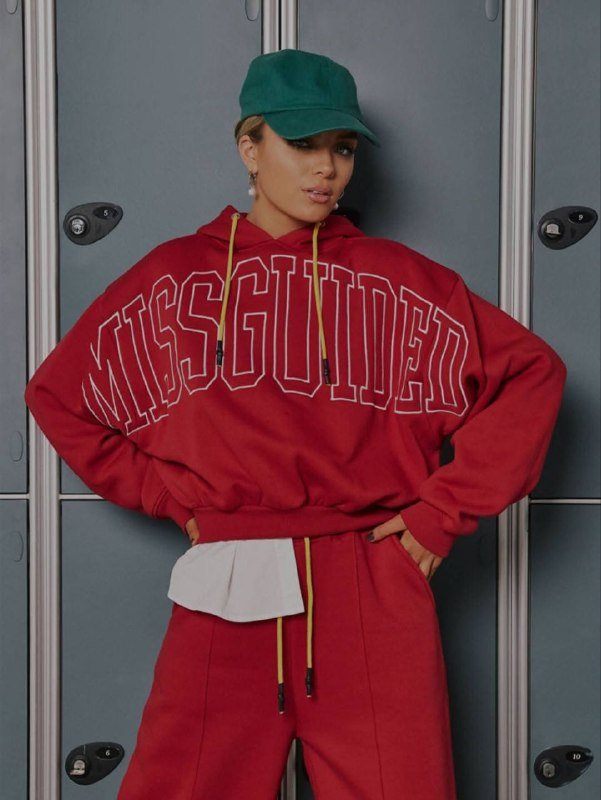 Красное худи Missguided 2