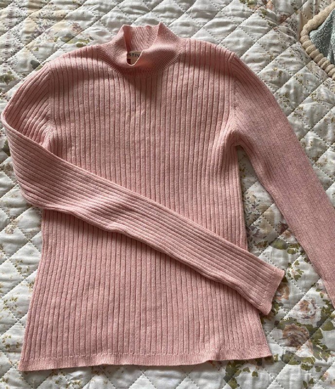 Розовый свитер женский S