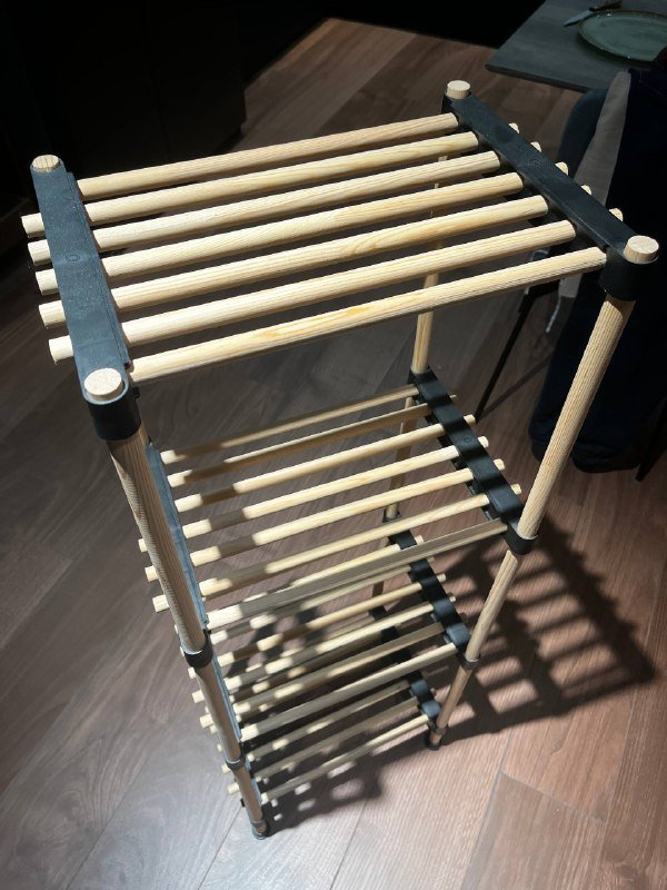 Стол письменный, этажерки, скамья для занятий, полка