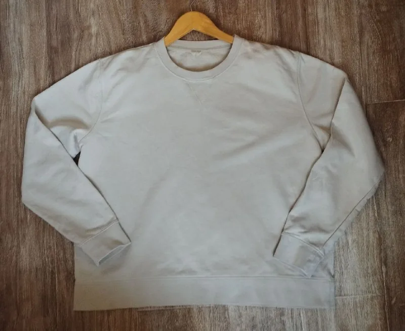 Мужской свитшот Arket, мужская футболка Uniqlo, кожаная сумка Jack Kinsky 1