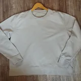 Мужской свитшот Arket, мужская футболка Uniqlo, кожаная сумка Jack Kinsky 1