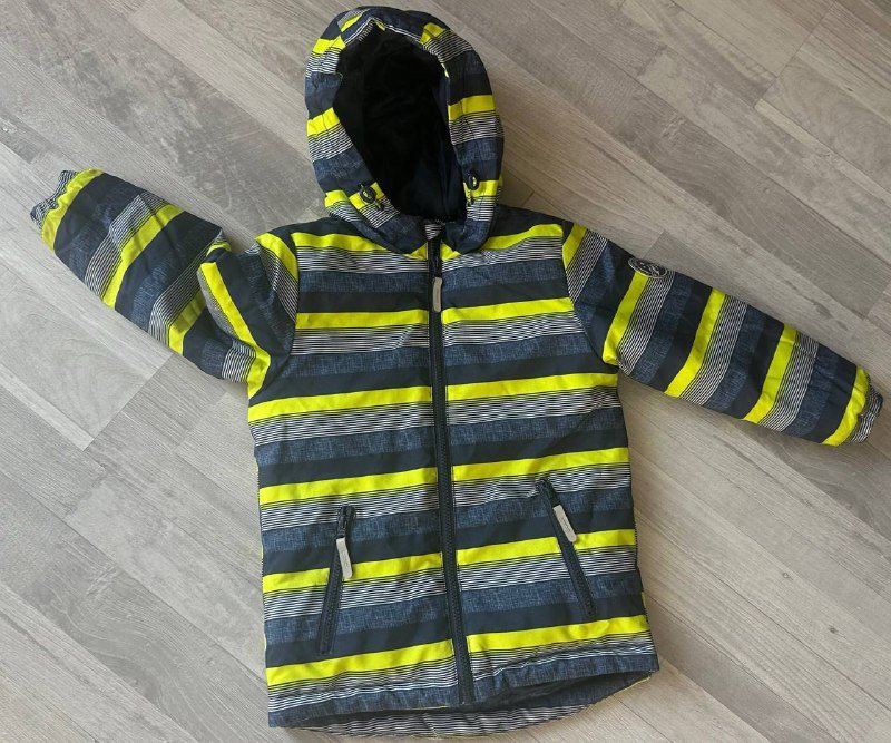 Демисезонная куртка детская 110 см