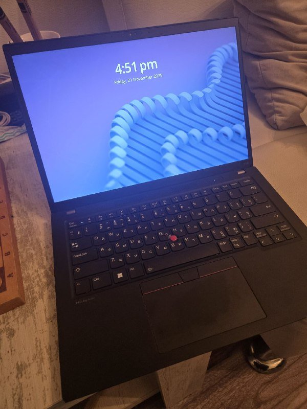 Thinkpad T14s Gen 4 Ryzen 7 7840U 32GB RAM 1TB SSD