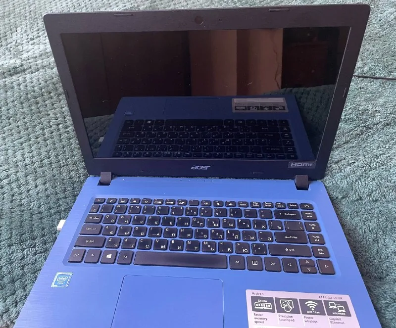 Ноутбук Acer Aspire 1