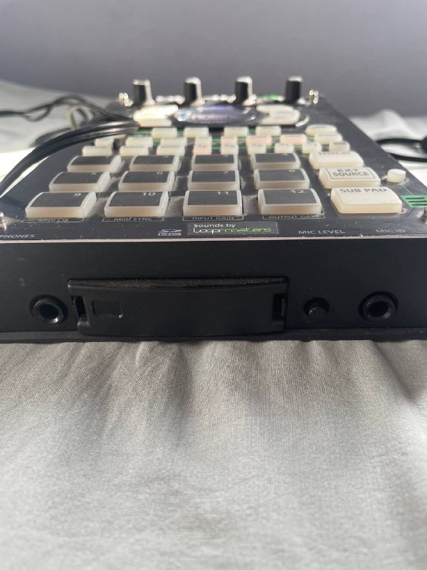 Семплер Roland SP-404A с питанием и картой памяти 32ГБ 3