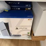 Диски PlayStation 4 и 5, DualShock, DualSense 1