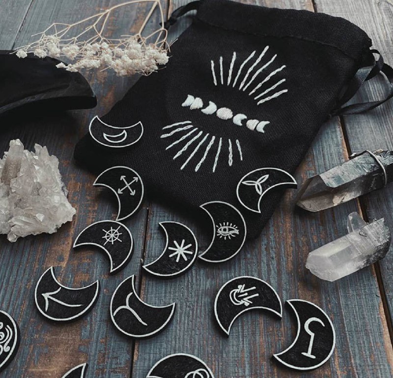 Ведьмины руны Чёрный вереск ручной работы