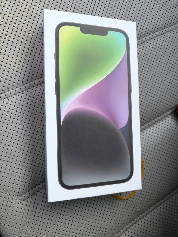 Black iPhone 14