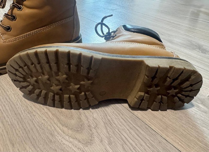 Кеды-кроссовки, лоферы, зимние ботинки женские 37 размер 6