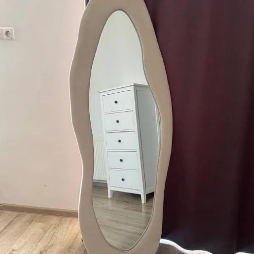 Напольное зеркало