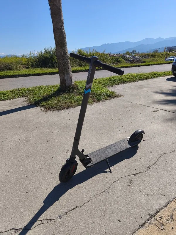 Midway 0809 electric scooter 1