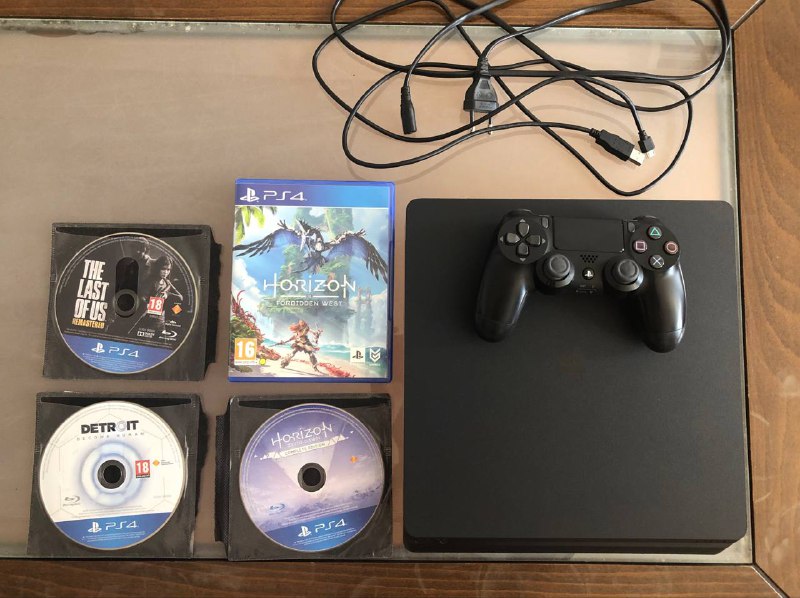 PS4, геймпад, 4 игры