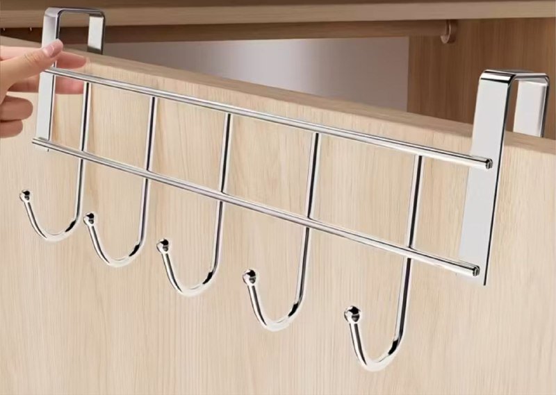 корзина для белья, крючки, органайзеры, полка для обуви, блюдца и миски 9