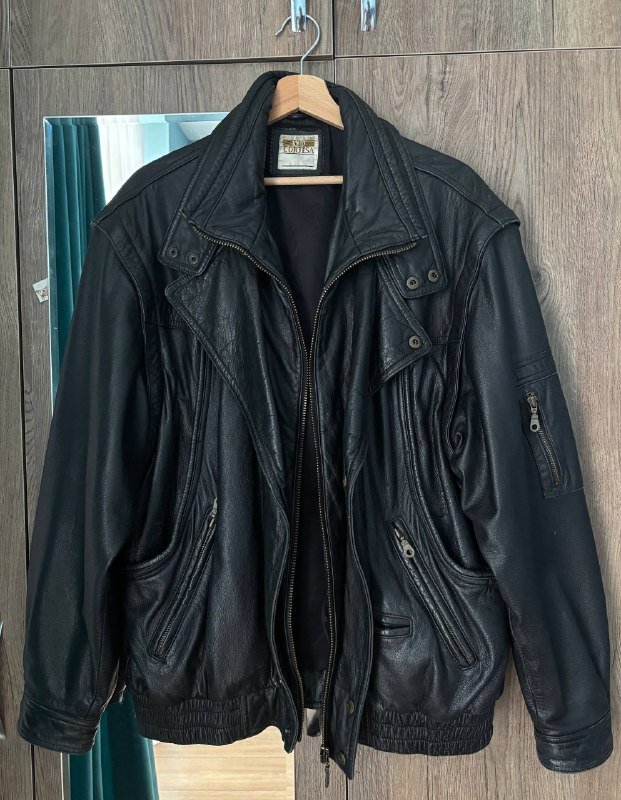 Винтажная кожаная куртка, мужской плащ, сумочки, тёплые штаны, чёрные брюки, платье Zara